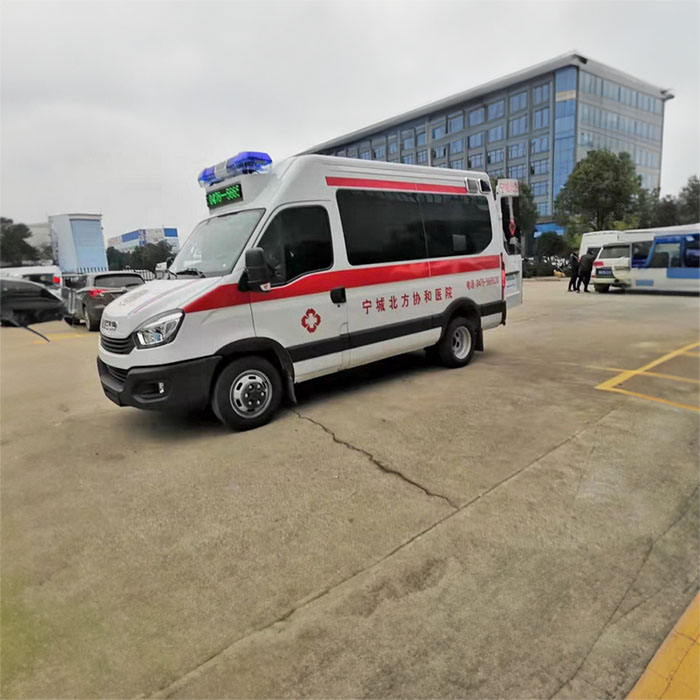 青海省中医院租赁私家救护车转院到山东临沂叫救护车一般多少钱出租公司