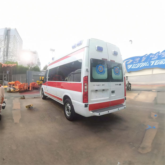 西宁市第三人民医院租私人救护车到云南西双版纳长途救护车出租哪里专业