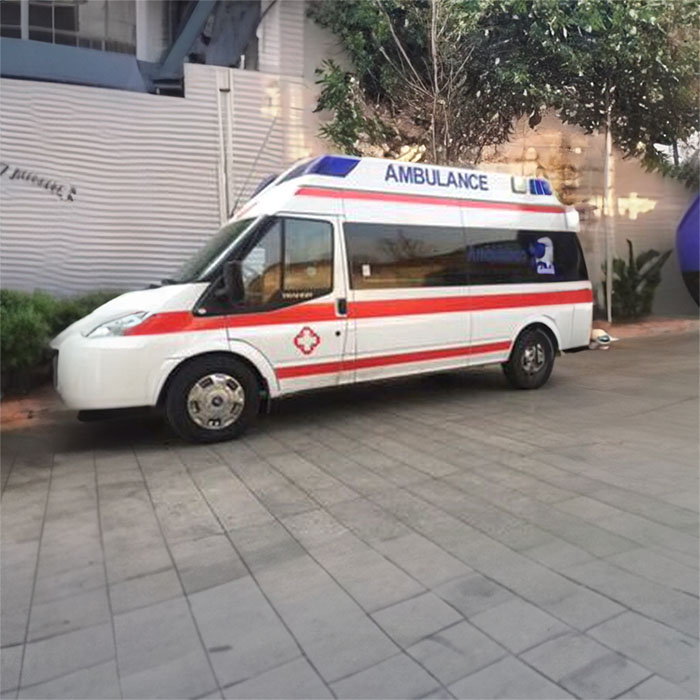 青海省西宁康乐医院租私人救护车到新疆铁门关救护车出租 电话是多少钱