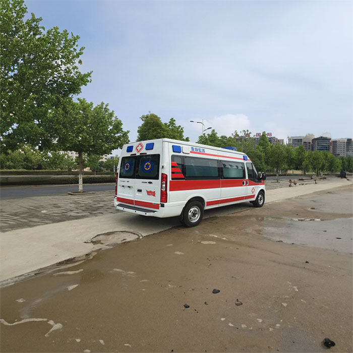 西宁市湟中县中医院出租急救车护送到湖北黄冈跨省救护车出租哪个好