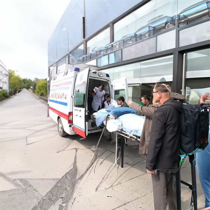 西宁仁爱妇科医院预约私人救护车转运到湖北黄石救护车出租哪个平台找