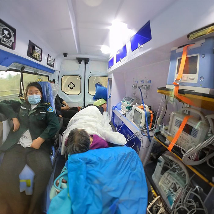 青海省第四人民医院（青海省传染病医院）租赁私人救护车到广东东莞救护车出租中心多少钱