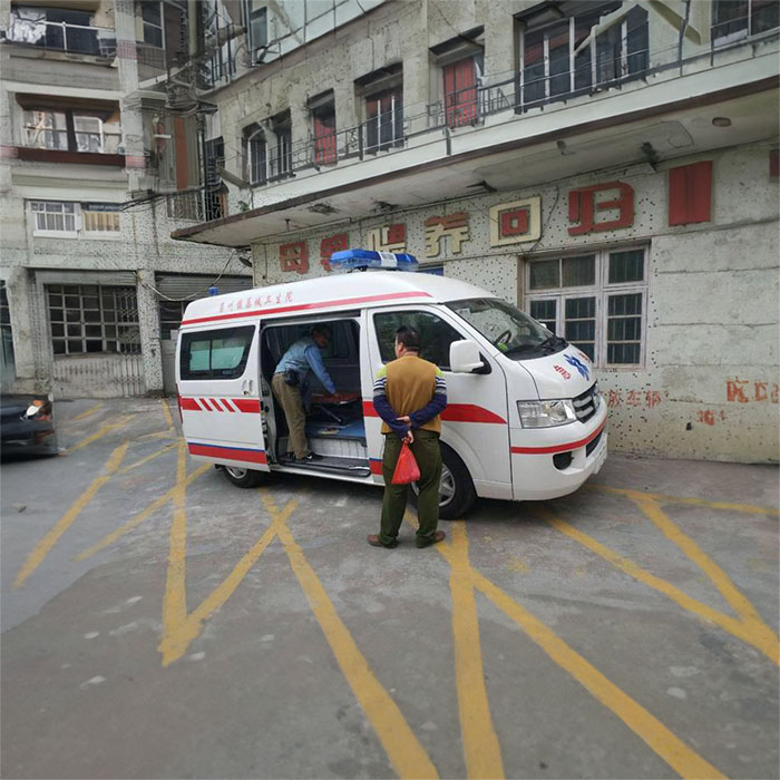 青海西宁仁济医院私人救护车出租到云南怒江救护车出租公司电话是多少