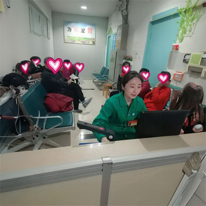 西宁康馨中西医门诊部私人救护车出租到云南丽江救护车哪个便宜