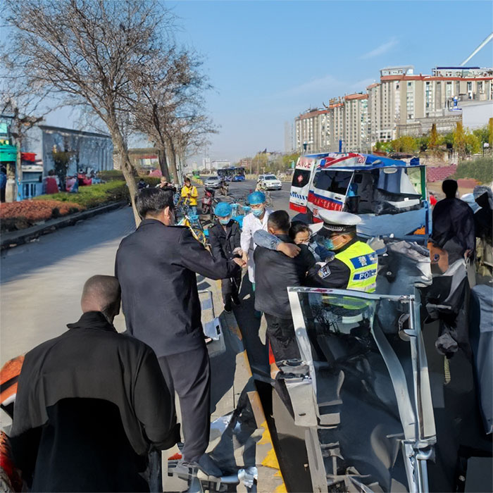 西宁恒生骨伤专科医院租赁正规救护车到内蒙古乌兰察布救护车出租公司哪里实惠