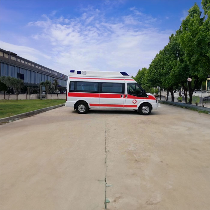 青海红十字医院青海省监狱管理局中心医院救护车出租到新疆吐鲁番救护车出租怎么样