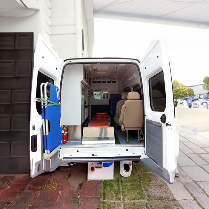 西宁市妇幼保健计划生育服务中心医院预约私人救护车租赁到河南济源120救护车出租费用是多少