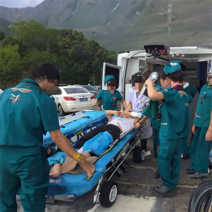 青海省中医院租赁私家救护车到江西新余出租120救护车多少钱