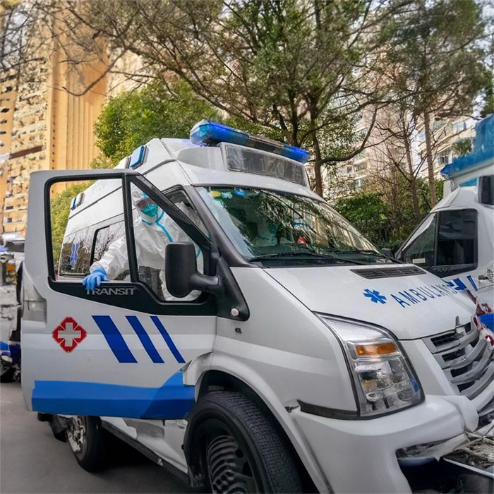 西宁市湟中区人民医院120私人救护车租赁到辽宁营口私人救护车出租多少钱