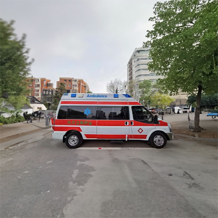 青海省精神卫生防治院租私人救护车到山东临沂出租救护车多少钱