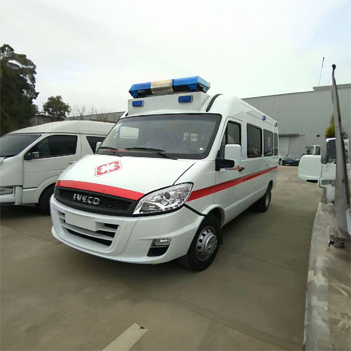 西宁市第三人民医院租赁私家救护车转院到广东湛江救护车出租一般多少钱租用