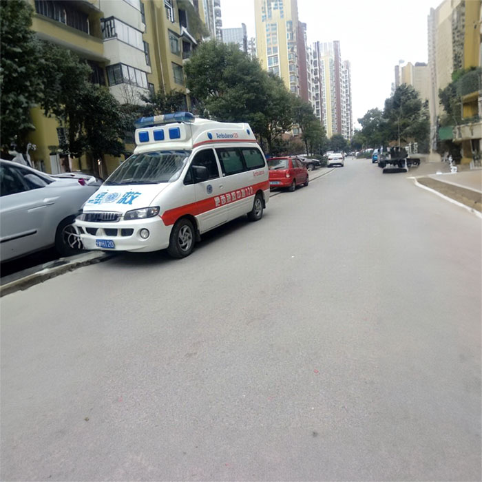 青海省妇产儿童医院出租急救车护送到湖南张家界120救护车出租费多少钱