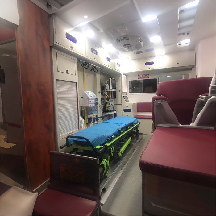 青海大学附属医院预约私人救护车租赁到云南楚雄跨省120救护车出租多少钱