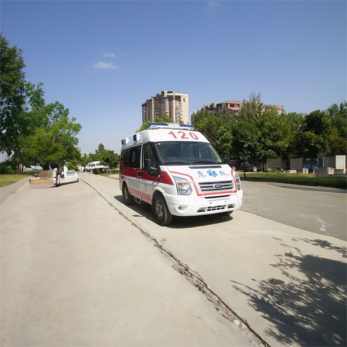 青海省第四人民医院(青海省传染病医院)租救护车到广东惠州救护车出租中心多少钱