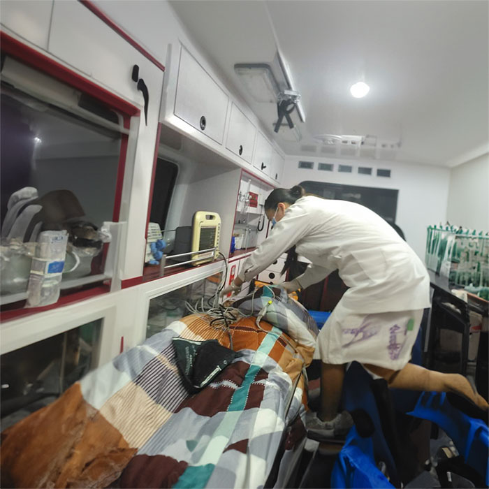 青海省中医院预约私人救护车转运到辽宁大连救护车出租需要多少钱