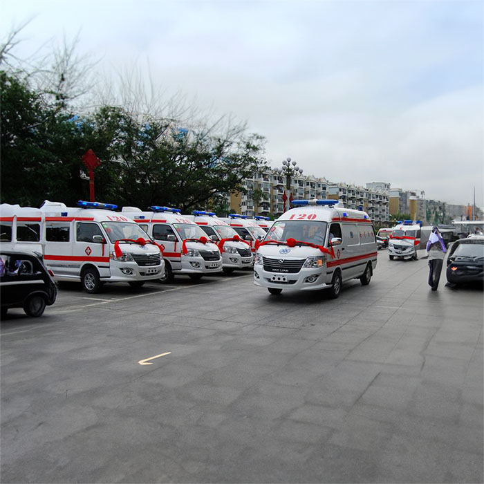 青大附院出租急救车护送到辽宁锦州跨省救护车出租哪里有