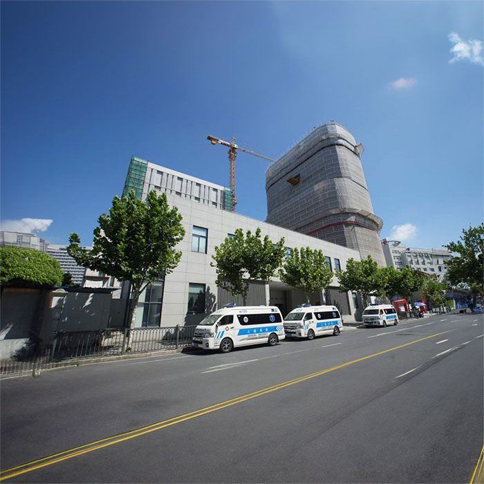 西宁市人民医院预约私人救护车租赁到河南鹤壁有哪些正规的救护车出租公司