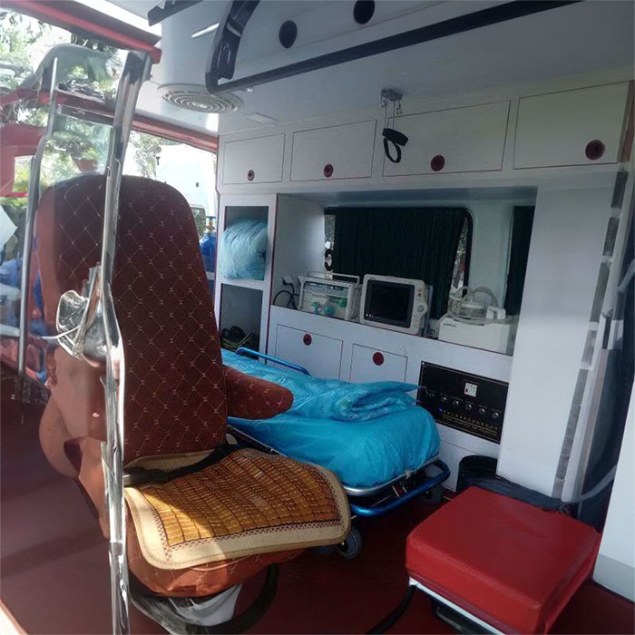 西宁永昌中西医结合门诊部租赁私家救护车到河北石家庄叫一次救护车多少钱出租