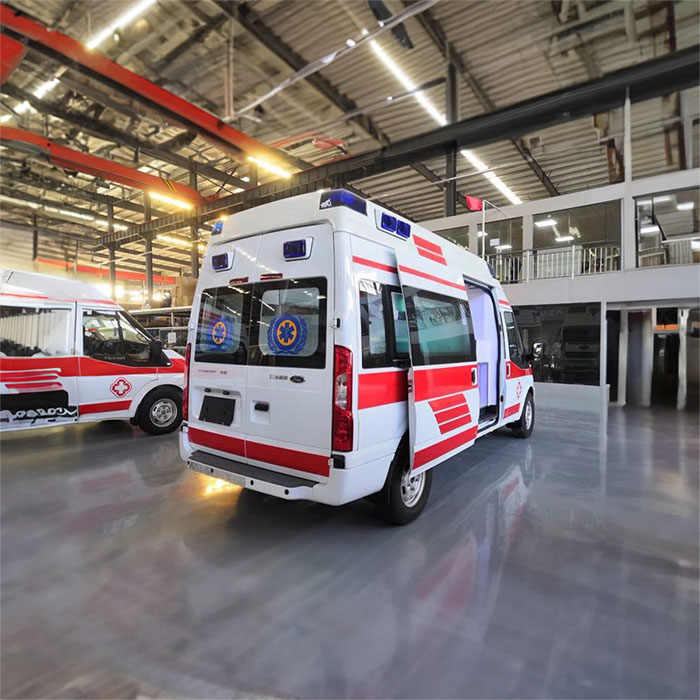 西宁市城中区仓门街社区卫生院租赁私人救护车到黑龙江哈尔滨救护车租赁多少钱出租公司