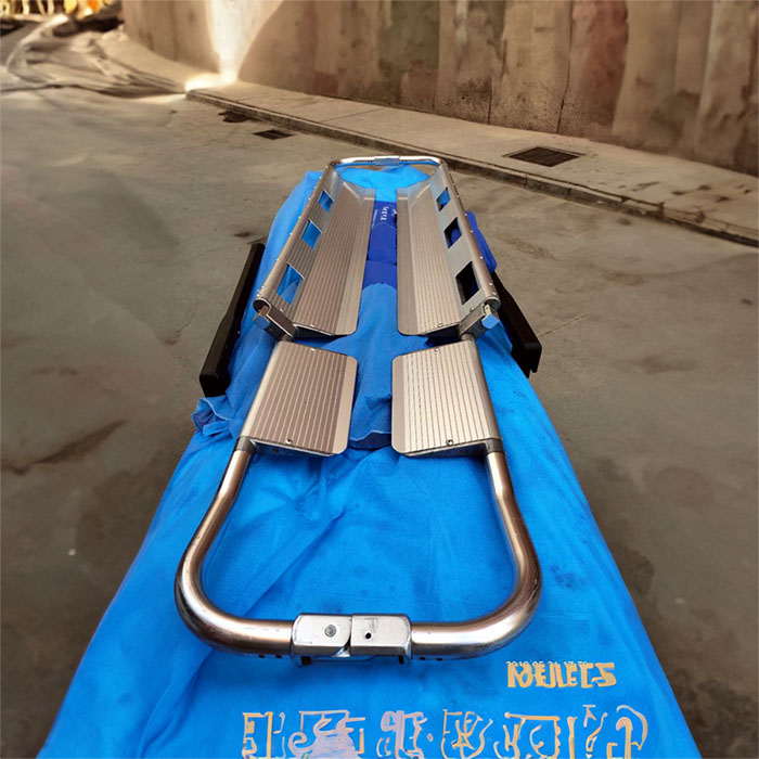 青海西宁仁济医院南川西路分诊部租用私人救护车护送到海南三沙私人救护车出租怎么样