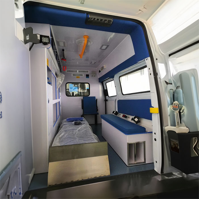 西宁欧亚泌尿专科医院租用私人救护车到四川达州救护车出租收费多少