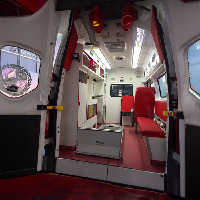 青海省康复医院租赁私人救护车转运到四川自贡救护车出租公司费用多少