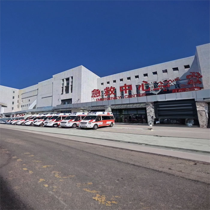 青海省西宁康复医院租赁私人救护车转运到辽宁鞍山救护车出租一般多少钱