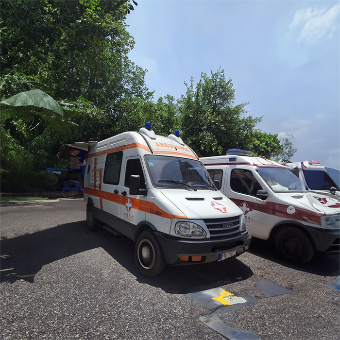 青海省藏医院租赁私家救护车到广东清远有哪里救护车出租转院