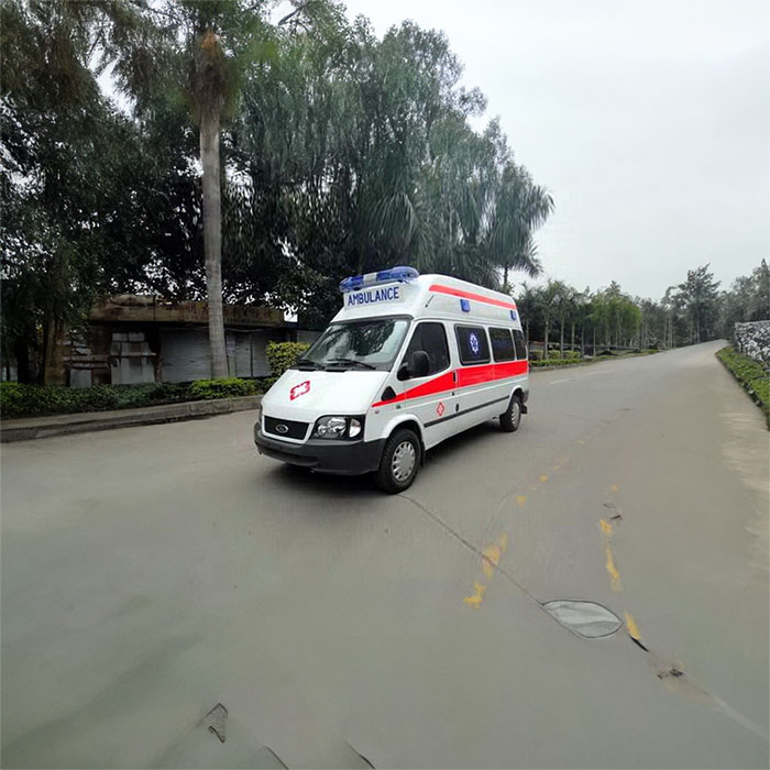 西宁市第三人民医院租用私人救护车护送到河北唐山哪里有带呼吸机的救护车出租