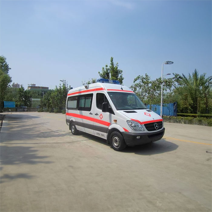 青海省西宁人民医院出租急救车护送到贵州安顺出租120救护车多少钱