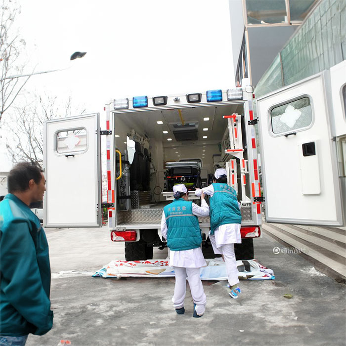 青海大学附属医院出租急救车护送到天津救护车出租长途多少钱