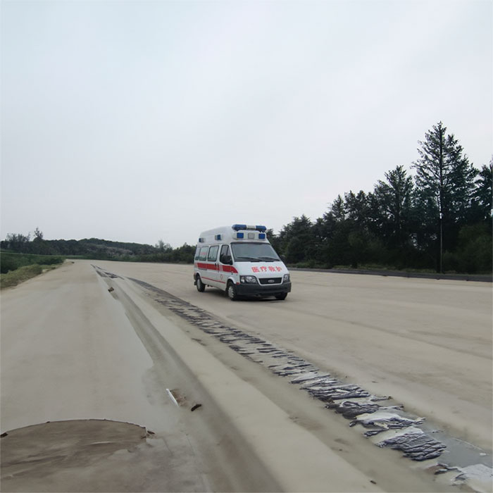 西宁市人民医院租救护车护送到四川自贡跨省救护车出租哪里有