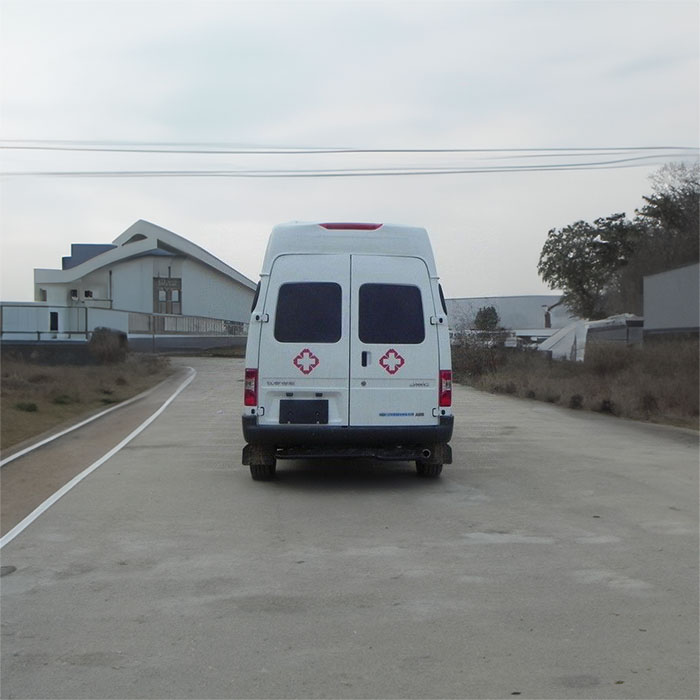 西宁市城中区元树社区卫生服务站租私人急救车到辽宁朝阳救护车出租公司电话是多少