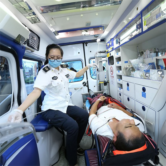 青海省西宁生殖保健院120私人救护车租赁到黑龙江佳木斯长途救护车出租哪里找