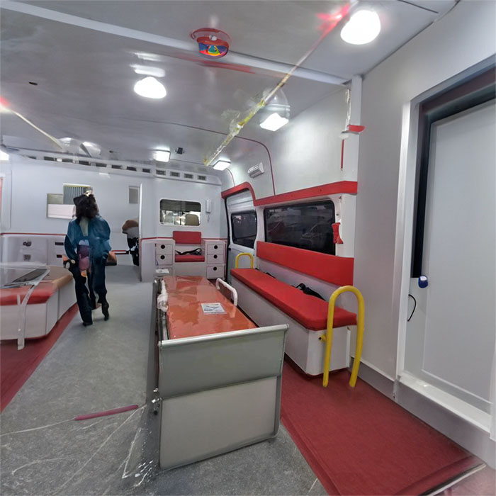 西宁市城北区中医院租私人救护车转院到广东湛江救护车出租转院多少钱