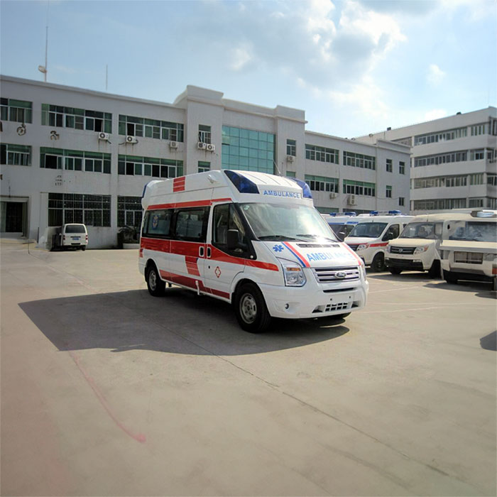 青海大学附属医院租赁正规救护车到山东青岛出租救护车一般多少钱