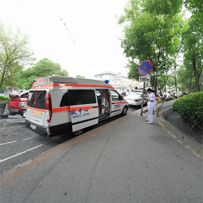 青海省第四人民医院(青海省传染病医院)私人救护车出租到海南保亭黎族苗族自治县出租救护车一般多少钱一辆