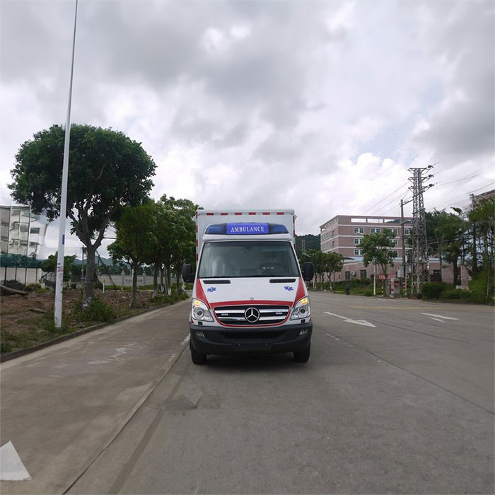 青海大学附属医院预约私人救护车租赁到湖南岳阳救护车出租哪个公司好