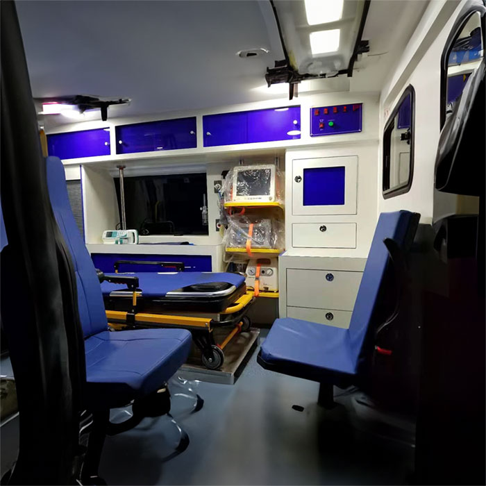 青海省西宁康复医院120私人救护车租赁到云南大理救护车出租收费多少