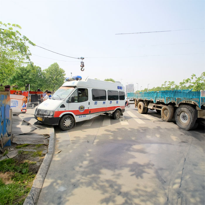 青海省西宁精神卫生防治院租私家救护车转院到新疆五家渠跨省救护车出租电话多少