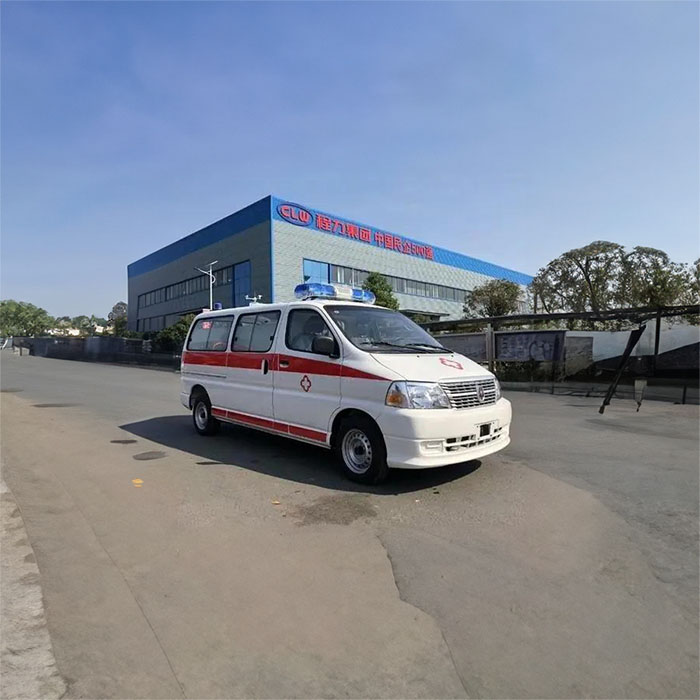 西宁市城中区仓门街社区卫生院私人救护车出租到新疆哈密救护车出租要交多少钱