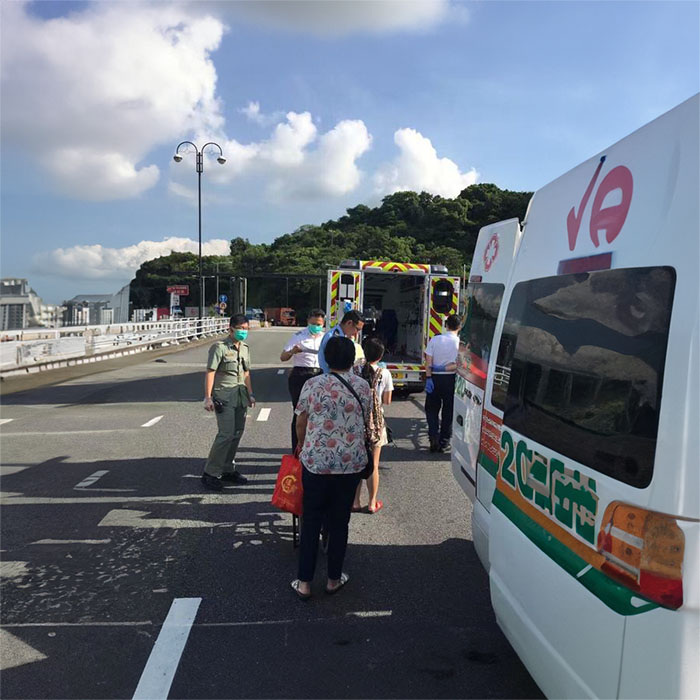 青海省精神卫生防治院私人救护车出租到四川自贡私人120救护车出租多少钱