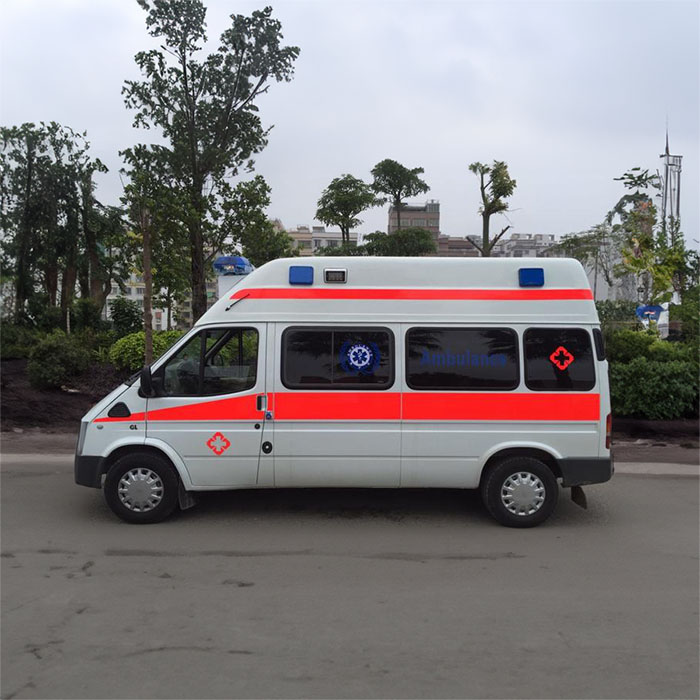 青海省妇女儿童医院租赁私人救护车到新疆阿克苏救护车出租需要多少钱