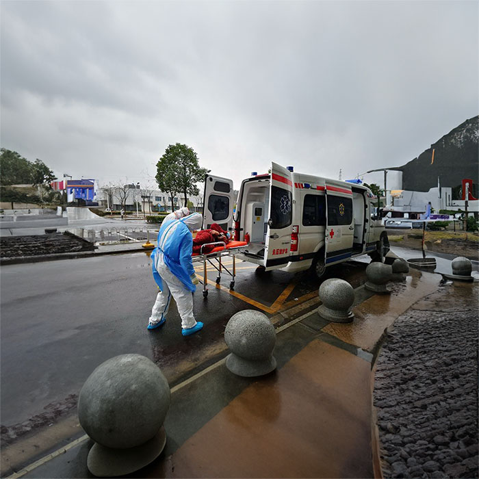 西宁现代妇产医院私人救护车出租到福建漳州急救救护车出租哪里专业