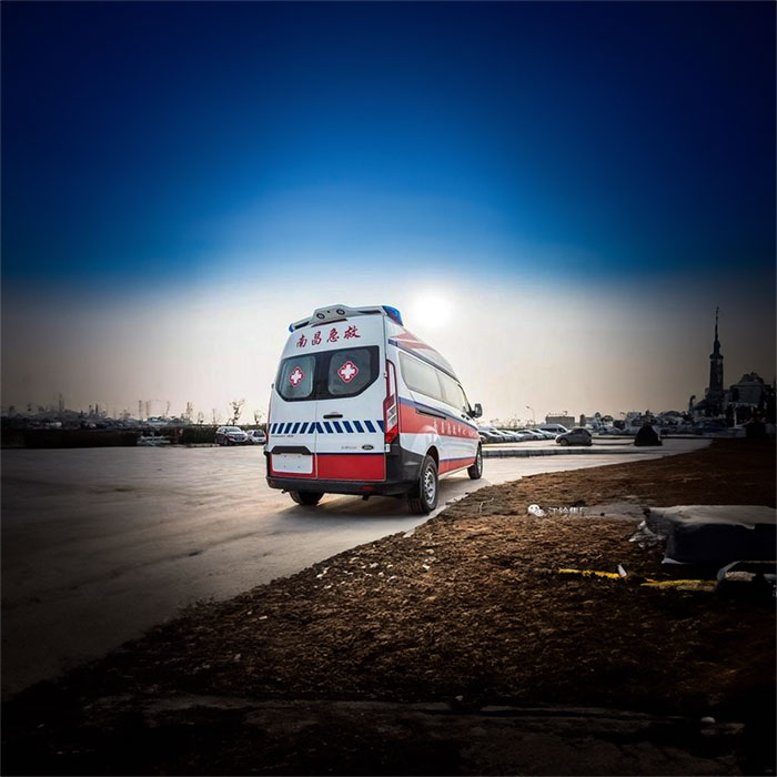 青海省妇女儿童医院救护车出租到陕西榆林出租私人救护车多少钱