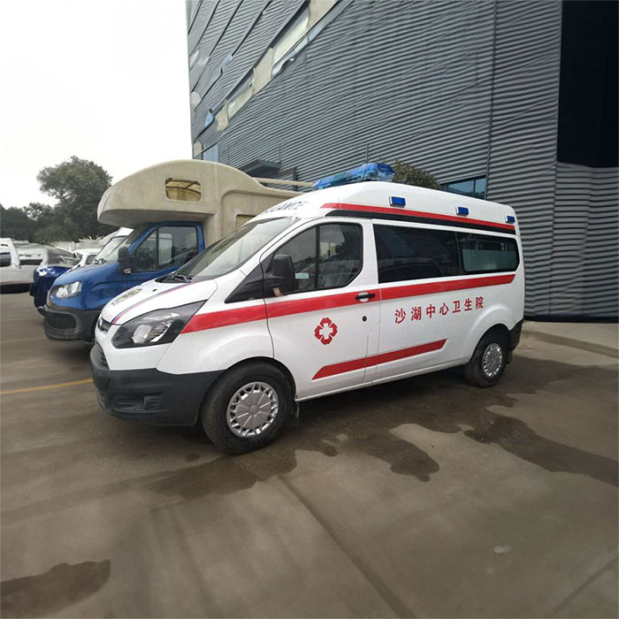 西宁市城北区中医院租救护车到辽宁盘锦出租救护车一般多少钱