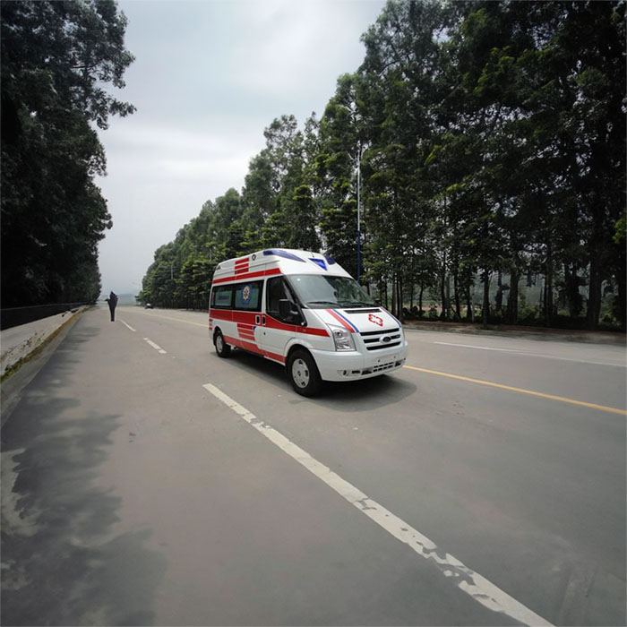 青海省西宁精神卫生防治院租用私人救护车到山东日照哪里有带呼吸机的救护车出租