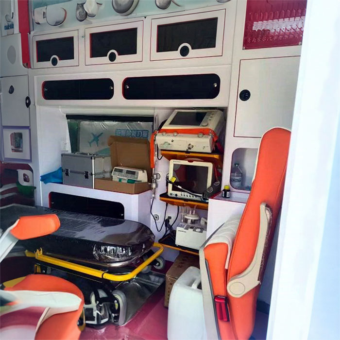 西宁市湟中区人民医院租私家救护车转院到云南临沧出租一趟救护车多少钱