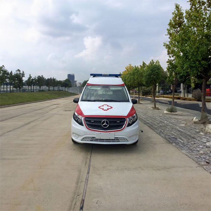 青海省妇产儿童医院租赁私人救护车转运到四川雅安救护车出租车多少钱一公里