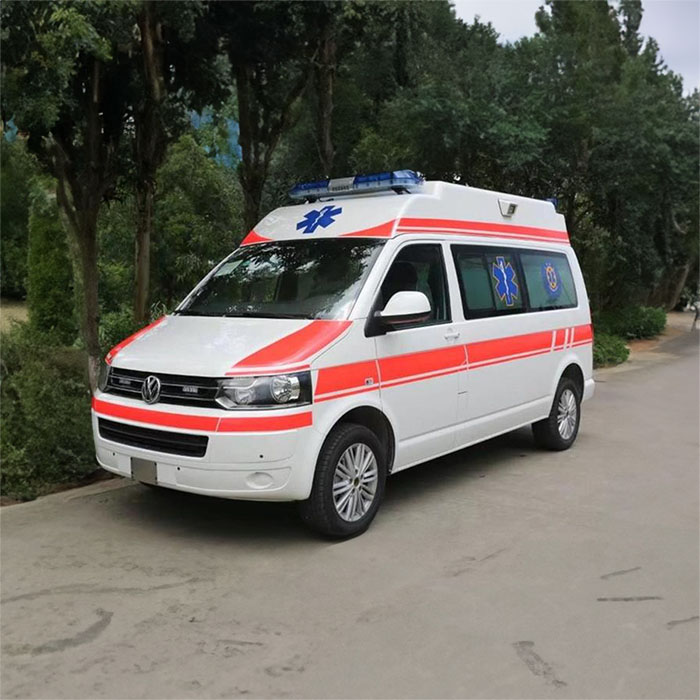 青大附院租赁私家救护车到四川凉山医疗救护车出租多少钱